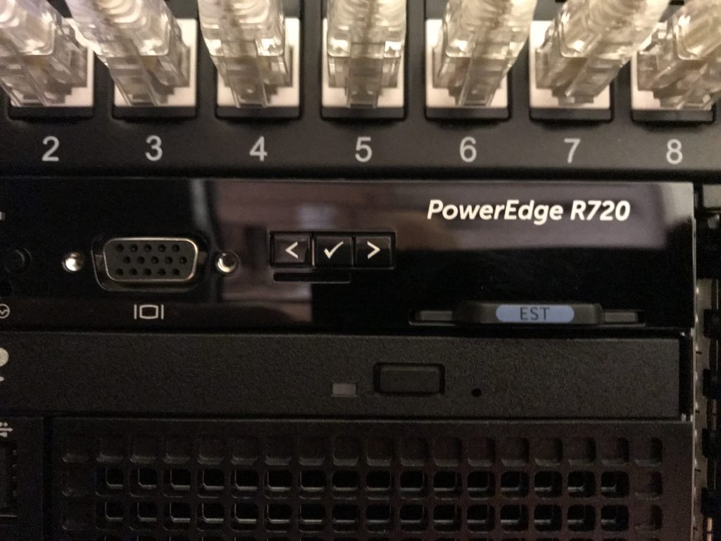 Front panel of Dell R720
