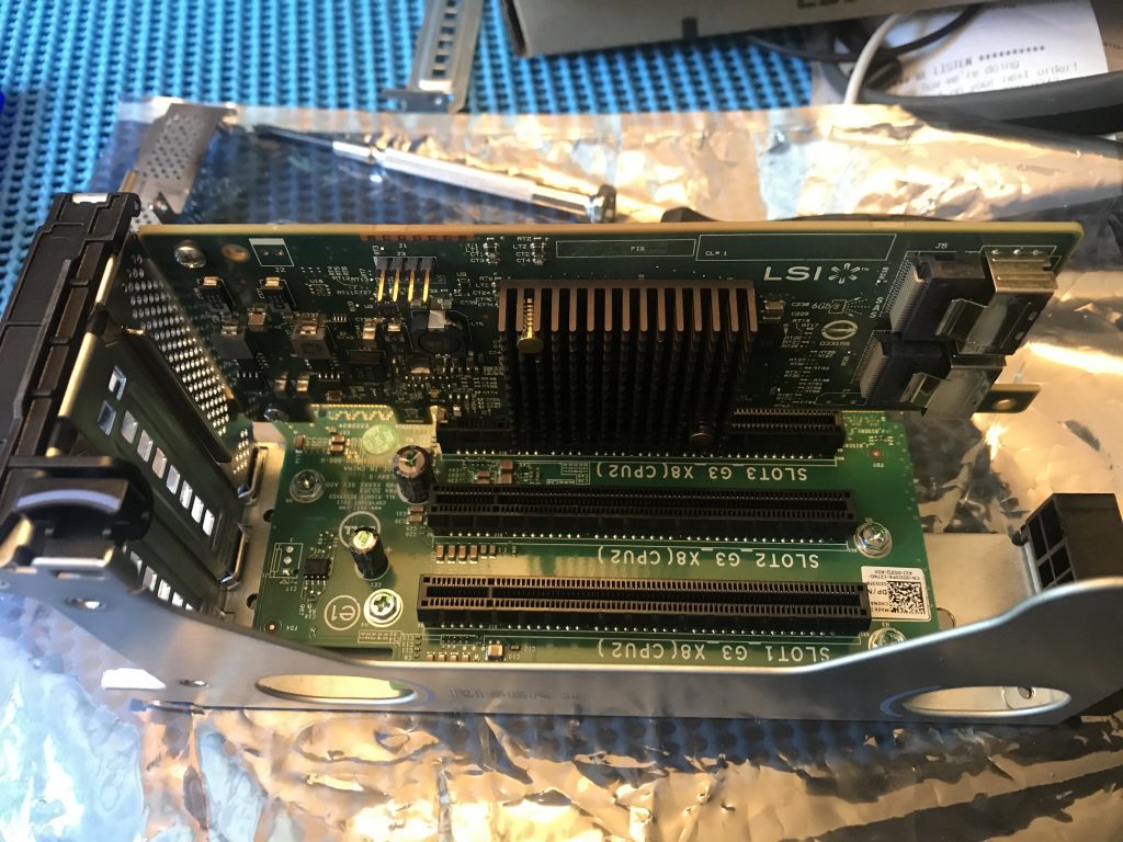 SAS 9207-8i card in riser slot